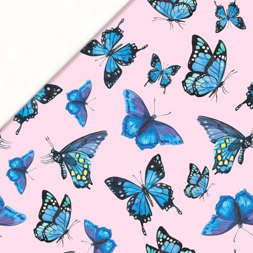 Niebieskie motyle na różowym tle