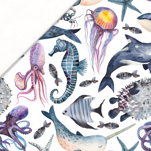 Fioletowe i granatowe morskie zwierzęta na białym tle