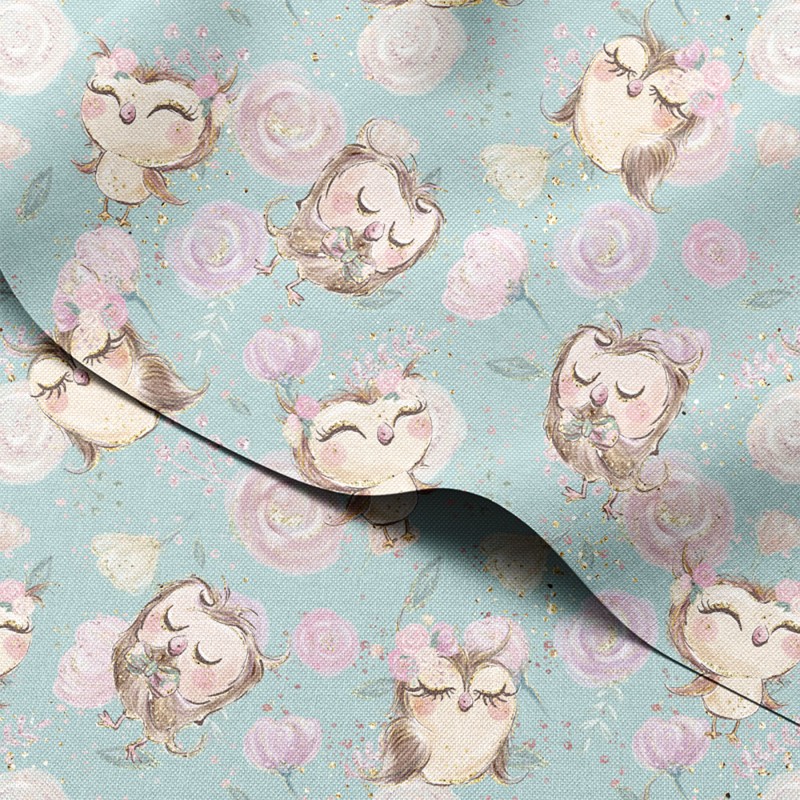 Tkanina wodoodporna Oxford Śpiące sówki w kwiatowych wiankach na miętowym tle – tkanina drukowana